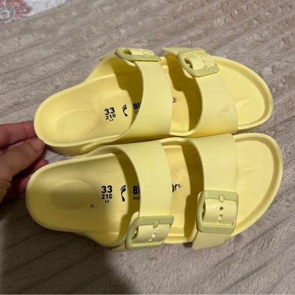 Birkenstock Arizona essential big kid Yellow Sandals - Picture 1 of 9